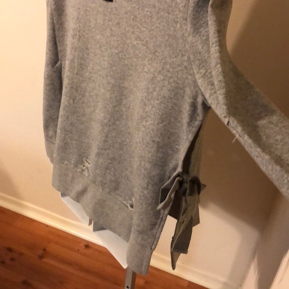 Romeo & Juliet Distressed Knit Pullover - Picture 6 of 8